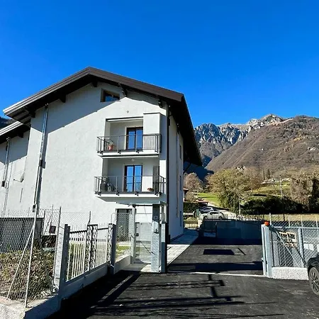 Due Laghi Apartman *